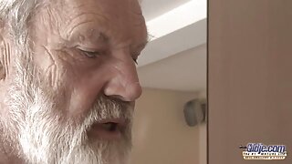 Pohotna plavuša Nathaly Norgensta u jebenom misionarskom stilu
