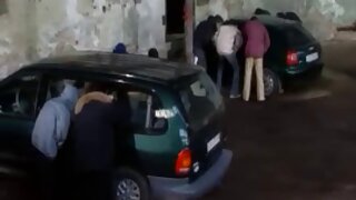 Lijepa brineta Madelyn prvi put je jebana u svojoj sočnoj analnoj rupi