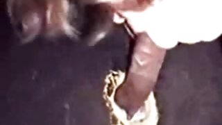Dugonoga manekenka Christy Charming piša ubrzo nakon orgazma
