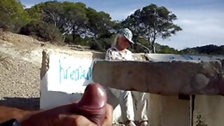 Vruće prijateljice Gia Teagan igraju glupe igrice