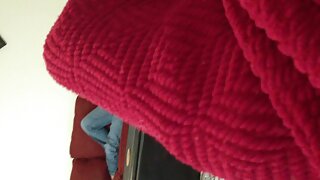 Kreativni hardcore seks video koji je predstavio Jav HD u kojem slana japanska beba u vojnoj odjeći dobiva svoje velike sise i dlakavu macu koju intenzivno maze dva uzbuđena jebača.